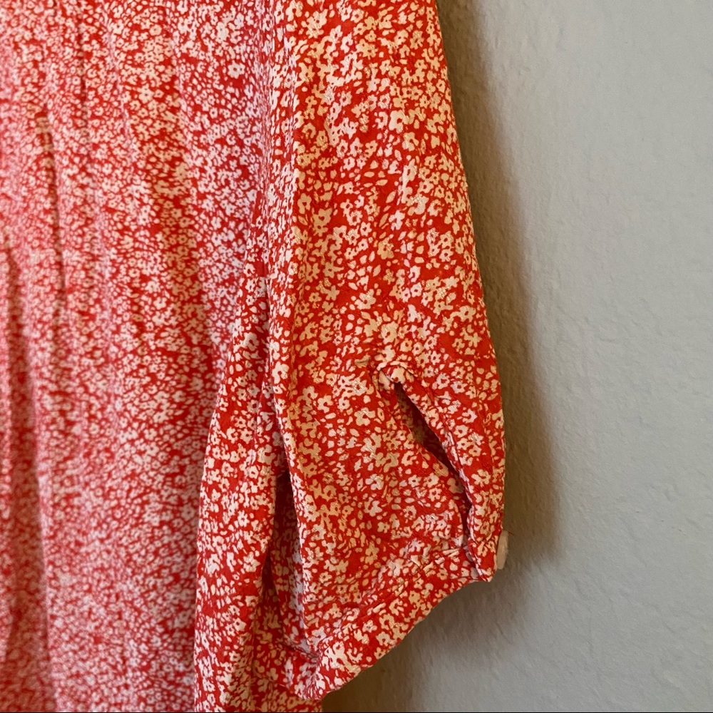 Universal Thread Red Floral Front Button Shirt/Bl… - image 6